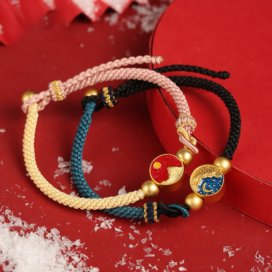 Antikes tibetisch-buddhistisches Armband aus rotem Faden, handgefertigt mit Berg- und Meeresmotiven, Glückssymbol, zweifarbig.