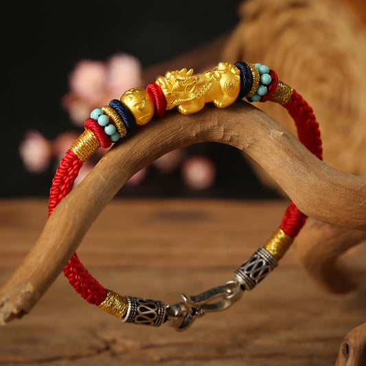 Bracelet de couple tressé en or 999 PiXiu Om Mani Padme Hum, symbole de richesse et de tradition bouddhiste tibétaine ancienne (cordon rouge).