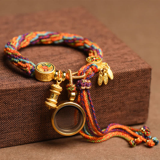 Alte tibetisch-buddhistische Tradition des roten Fadens, tibetische Om Mani Padme Hum Traumfänger Glücksbringer, buntes Armband mit Knoten für Reinkarnation