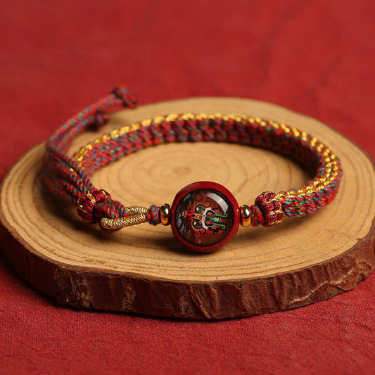 Alte tibetisch-buddhistische Tradition: Armband mit roter Schnur, buntem Seil, Zinnober-Thangka-Segnung