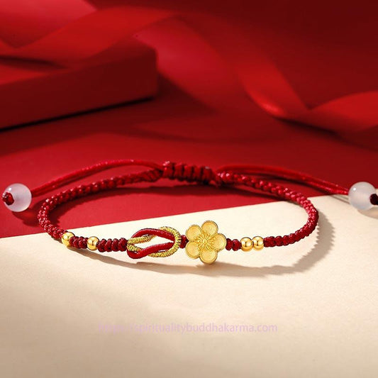 Antikes tibetisch-buddhistisches Armband aus rotem Faden, handgefertigt aus 925er Sterlingsilber mit Kirschblüten (Sakura) und Chalcedon – ein Glücksbringer