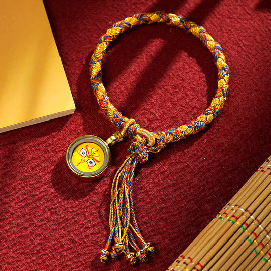 Altes tibetisches buddhistisches Armband aus rotem Seil, handgefertigt nach tibetischer Tradition, mit Symbolen der fünf Götter des Reichtums und des Glücks, verziert mit Drachenschuppen.