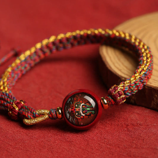 Alte tibetisch-buddhistische Tradition: Armband mit roter Schnur, buntem Seil, Zinnober-Thangka-Segnung