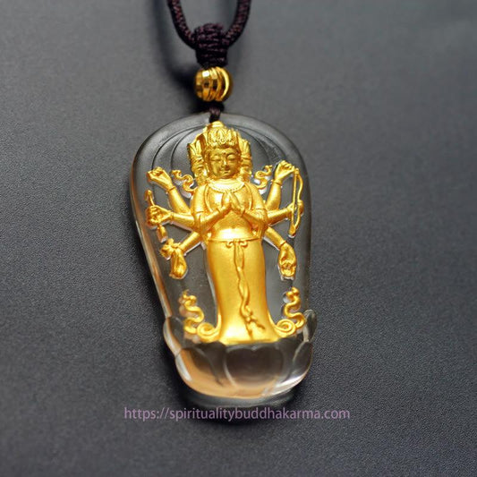 Collier d'énergie bouddhique, pendentif en cristal Liuli plaqué or représentant le Bouddha tibétain à huit bras Avalokitesvara Guanyin.