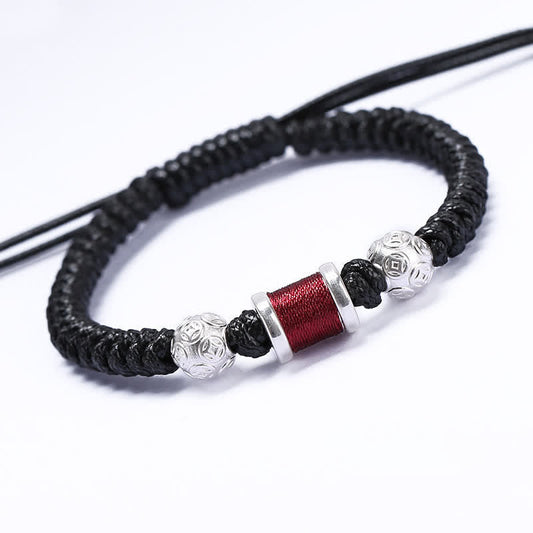 Altes tibetisch-buddhistisches Armband mit roter Schnur, gefertigt aus 999er Sterlingsilber, Kupfermünzenperlen und Kupferbalance.