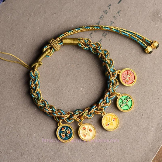 Altes tibetisch-buddhistisches Armband aus roter Schnur, das die fünf Götter des Reichtums und des Glücks symbolisiert – handgefertigtes Armband aus geflochtener Schnur