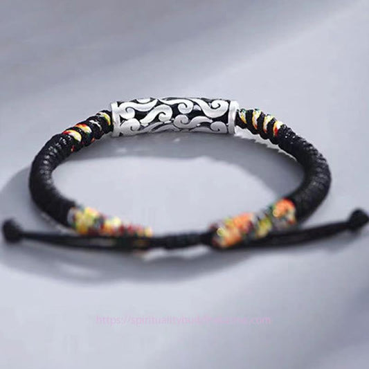 Bracelet porte-bonheur en cuivre avec nœud tibétain, nuages ​​de bonne fortune et protection.