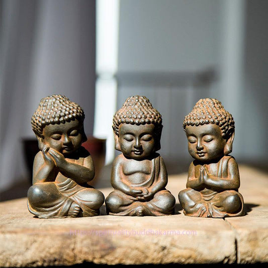 Statuette de Bouddha Sakyamuni artisanale en résine rouille et poudre de fer, faite à la main. Décoration spirituelle