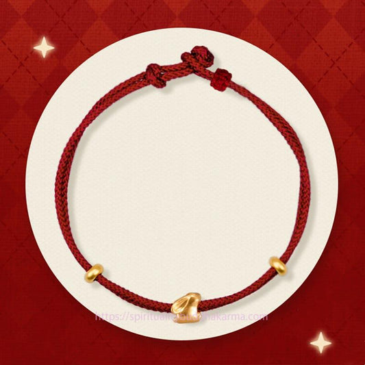 Tibetisches Knoten-Schutzarmband aus 999er Gold mit kleinem Glückshasen- und Osmanthusblütenmotiv, handgefertigtes Glücksarmband aus geflochtenem Seil. 