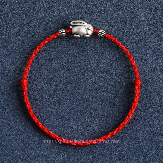 Handgefertigtes Armband/Fußkettchen aus 999er Sterlingsilber mit Hasenmotiv und tibetischem Knoten zum Schutz vor dem Schicksal. 
