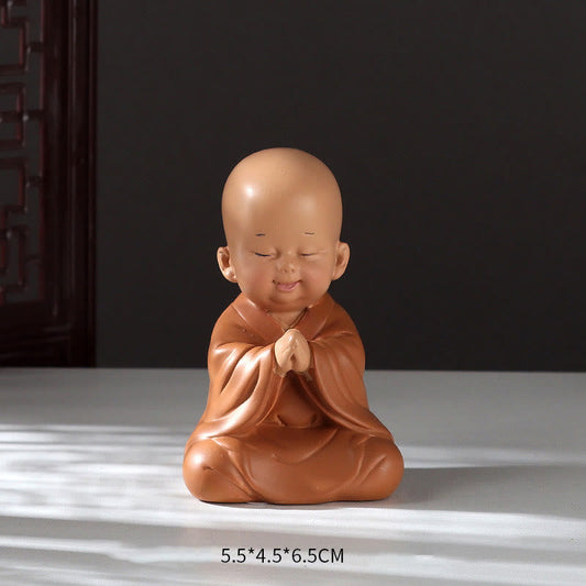 Kleine, spirituelle Meditationsfigur eines betenden Mönchs aus Kunstharz – Dekoration für Zuhause 