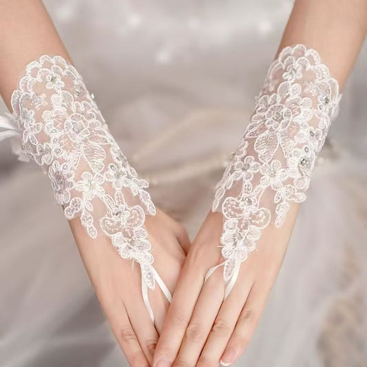 【Sparkling Elegance】Vintage Rhinestone & Lace Short Bridal Fingerless Gloves