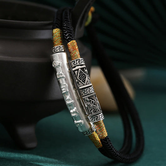 Bracelet tressé Om Mani Padme Hum, traditionnel bouddhiste tibétain à la corde rouge, fait main en argent sterling 999.