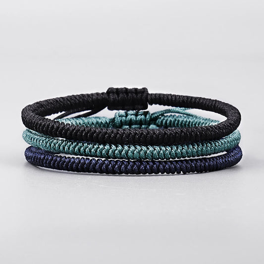 Antikes tibetisch-buddhistisches Armband mit roter Schnur, 3-teilig, handgefertigt mit King-Kong-Knoten, Amulett und Stärke-Symbol