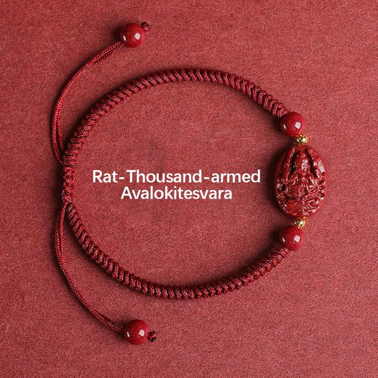 Bracelet en corde rouge, symbole de la tradition bouddhiste tibétaine ancienne, inspiré du zodiaque chinois, représentant le Bouddha natal et le cinabre, censé éloigner les mauvais esprits. 
