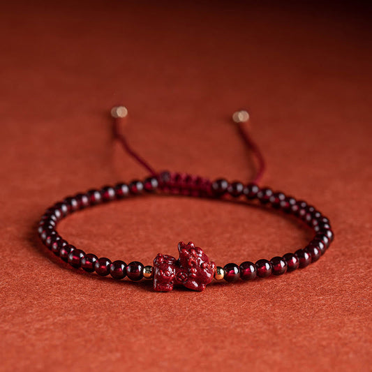 Bracelet PiXiu traditionnel tibétain bouddhiste à fil rouge, en grenat et cinabre, symbole de paix et de bénédiction 