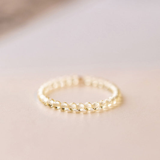 Bague en citrine dorée, symbole de richesse naturelle, pour le chakra du plexus solaire (troisième chakra), symbole de bonheur et de prospérité.