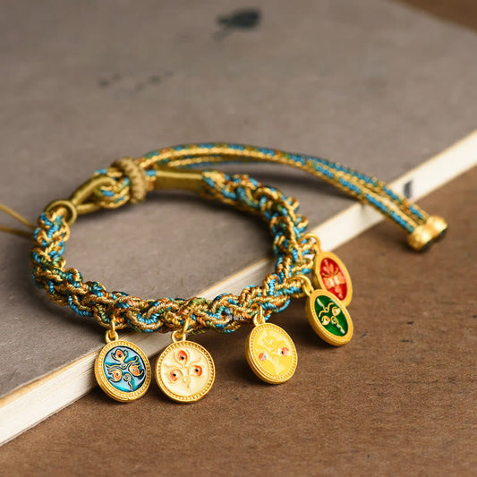 Altes tibetisch-buddhistisches Armband aus roter Schnur, das die fünf Götter des Reichtums und des Glücks symbolisiert – handgefertigtes Armband aus geflochtener Schnur