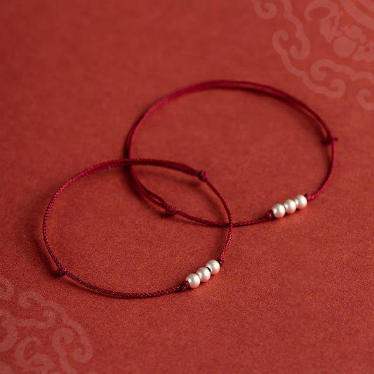 Antike tibetisch-buddhistische Tradition: Armband/Fußkettchen aus 925er Sterlingsilber mit drei Perlen zum Schutz vor dem roten Faden 