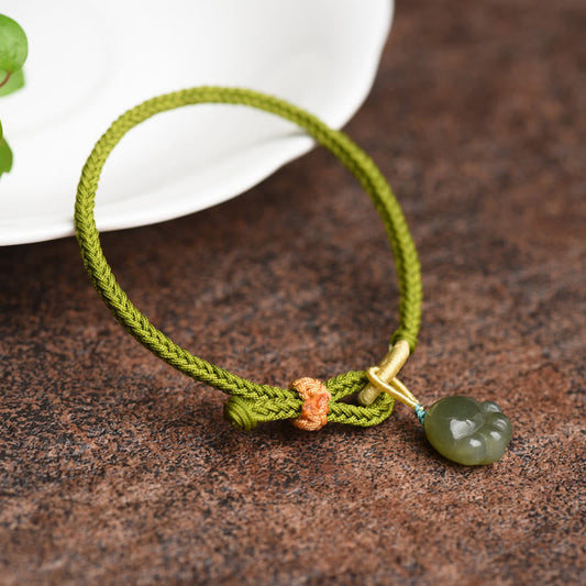 Jade-Armband mit Katzenpfotenmuster – Glück und Fülle