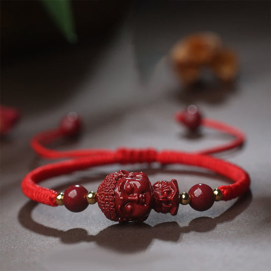 Bracelet de bénédiction en cinabre, amulette du Bouddha tibétain, symbole de la tradition bouddhiste tibétaine ancienne du fil rouge et du zodiaque chinois.