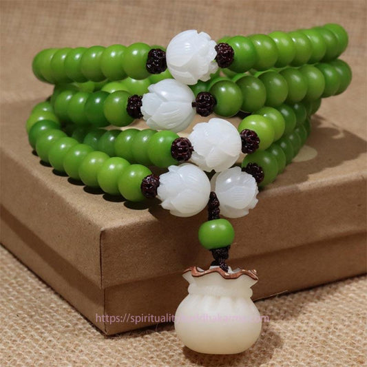 Bracelet de sagesse Mala à 108 perles, symbole de spiritualité, de bouddhisme et de karma, avec graines naturelles de Bodhi.