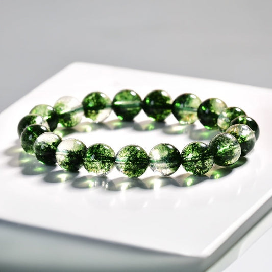 Die perfekte Verbindung von Energie und Meditation | Grünes Phantomkristall-Armband fördert inneren Frieden