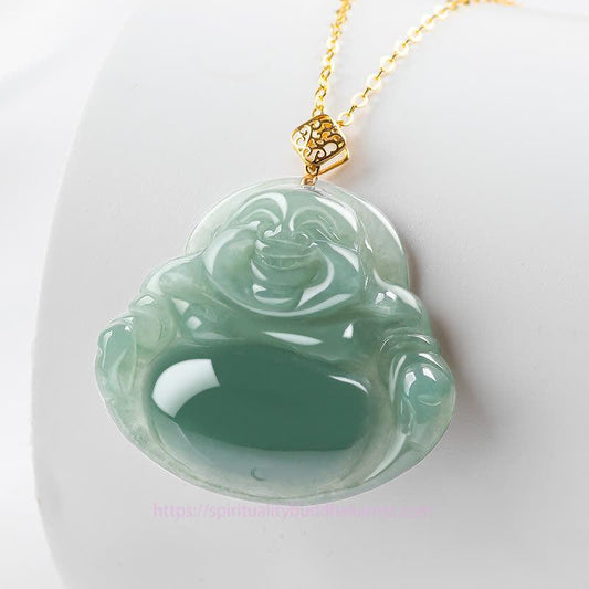 Pendentif Bouddha rieur en jade naturel, symbole de prospérité et d'abondance. 