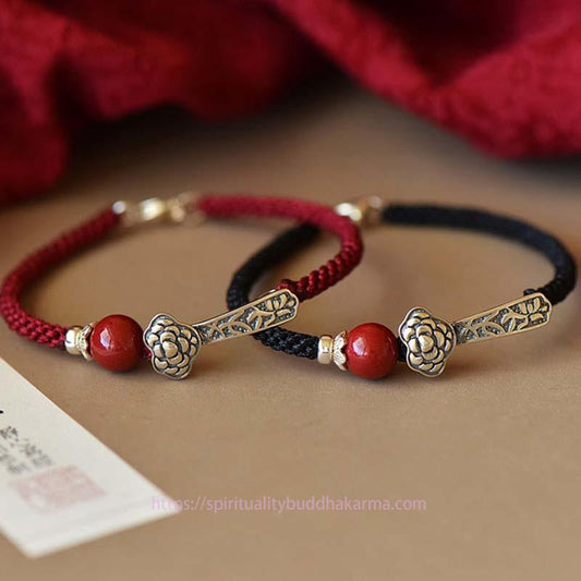 Bracelet en argent sterling 925 et cinabre, symbole de la tradition bouddhiste tibétaine ancestrale du fil rouge